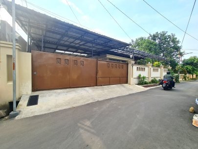 Kost Exclusive Baru Tengah Kota Semarang dekat udinus, parkir luas dan bersih 