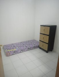 Kost Murah, Strategis