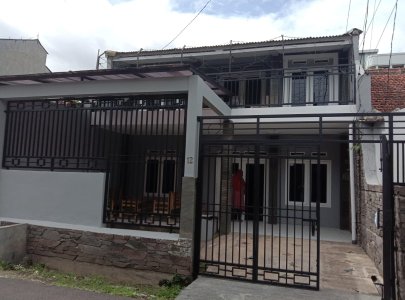 Disewakan Rumah 2 lantai di Cikutra Baru XI no 12, Bandung