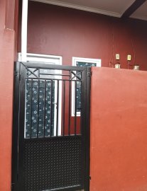 Disewakan kost/kontrakan untuk laki-laki,perempuan dan suami istri (khusus muslim)