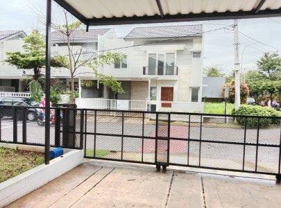 Sewa rumah baru kamar utama di Perumahan Gardens at Candi Sawangan, di boulevard, akses mudah