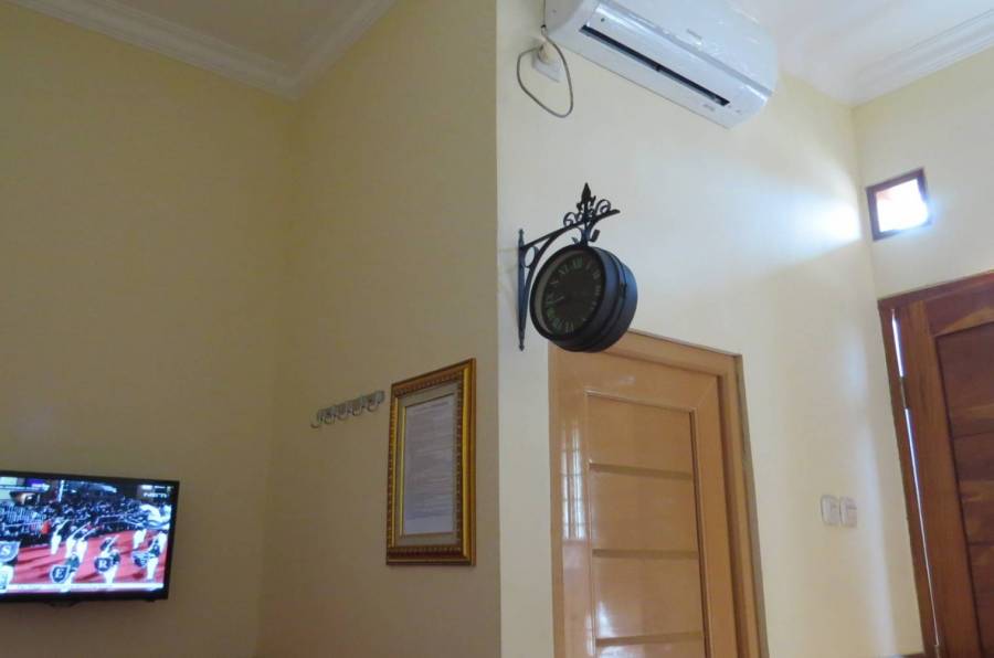 Rumah Kos WISMA ALJABAR 200 M Dari UI dan Free WIFI 30 Mbps Rumah Kos WISMA ALJABAR 200 M Dari UI dan Free WIFI 30 Mbps