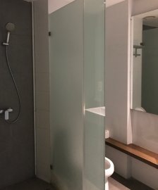 Shower room terpisah