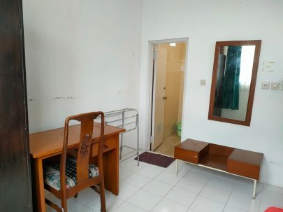 Kost Wanita Cemara Seven