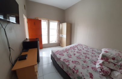 KOST HOKI 31 , Jl Pinus Hijau 3 No. 1, Meadow Green - Lippo Cikarang, Cibatu - Cikarang Selatan