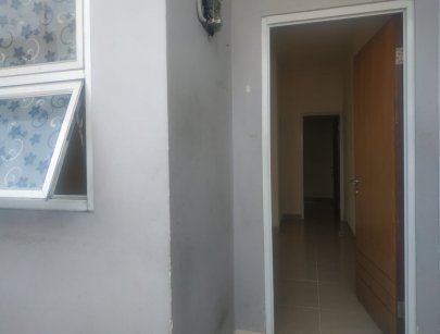 Rumah kontrakan (40m2) Pasutri baru/karyawati/karyawan.