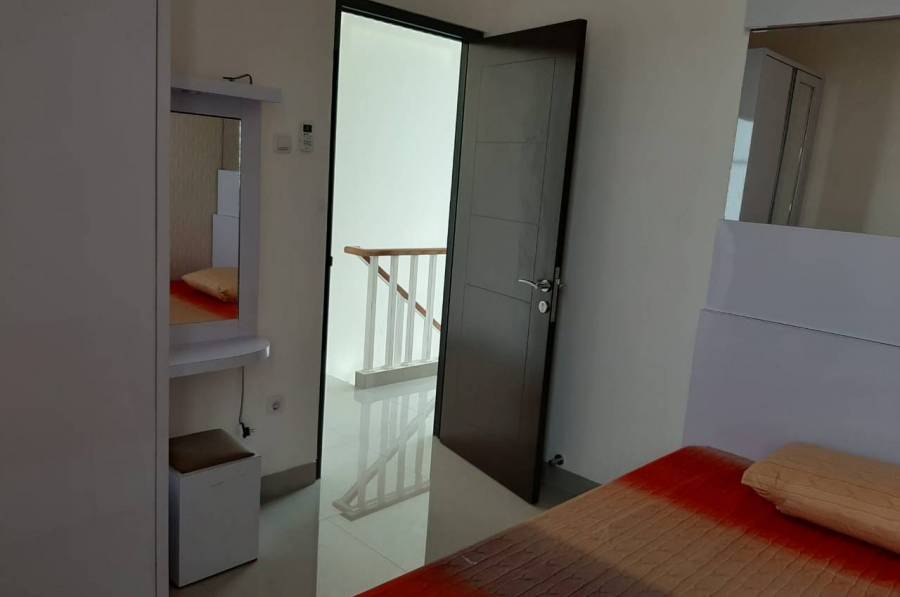 Kost Putri Karawang "Mamah Ryu"