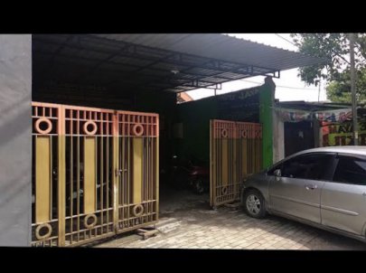 Kost suratan belakang gang pasar