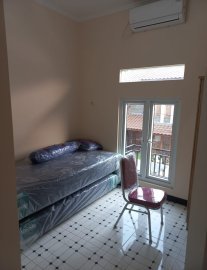 KOST  PUTRI