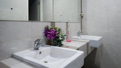 Kostel Exclusive Bulanan di Pusat Kota - Rock Residence Jagir Surabaya