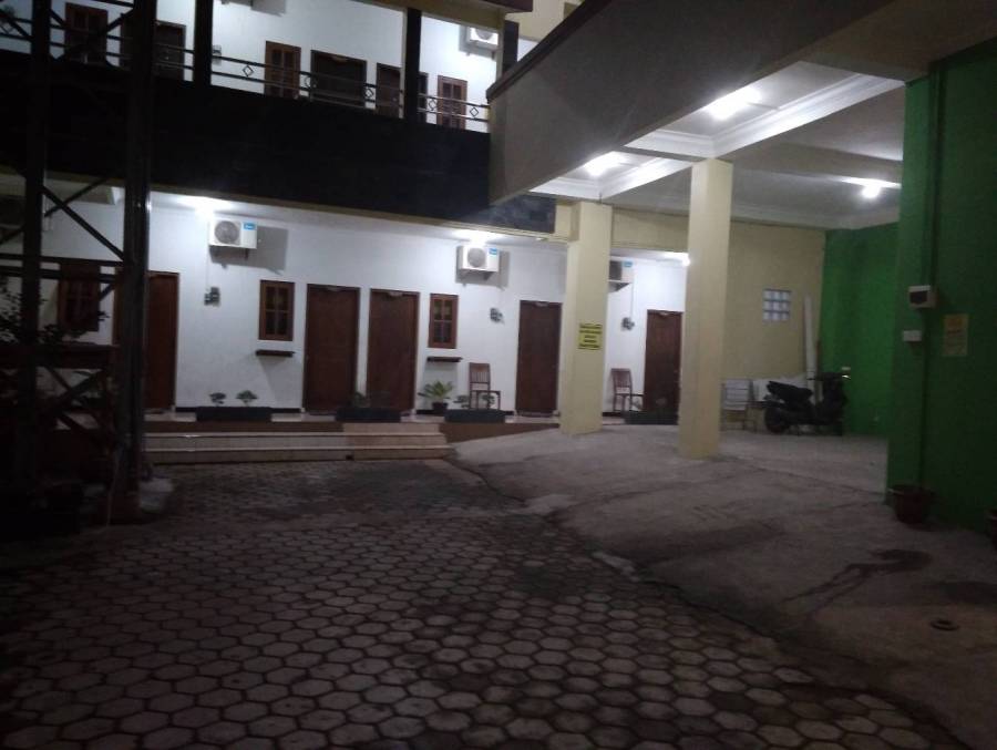 Kos eksklusif tembalang semarang bebas 24 jam