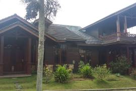 sewa villa green apple puncak cipanas  fasilitas biliiard 