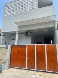 Kos2an di Pusat Kota TUGU MUDA