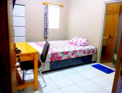 KOST HOKI 39  Jl.Taman Bougenville 3 no 9  Meadow Green - Lippo Cikarang